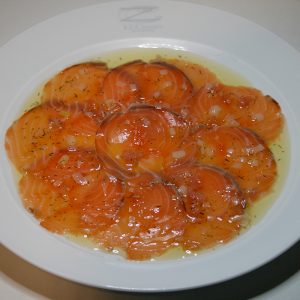 Carpaccio de salmón